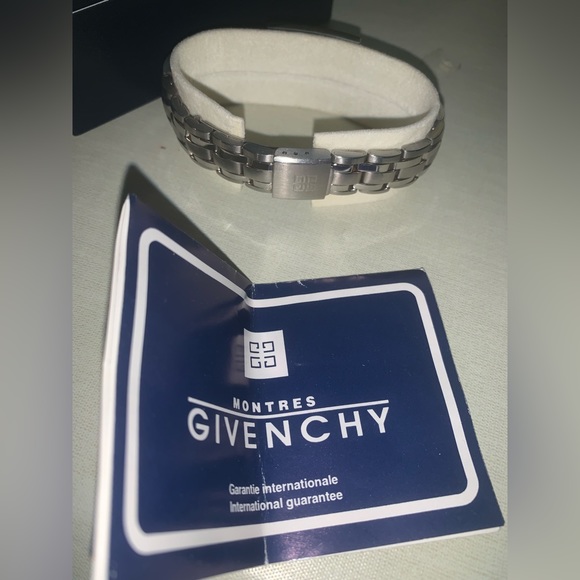 Given by Women’s Watch - Picture 2 of 5